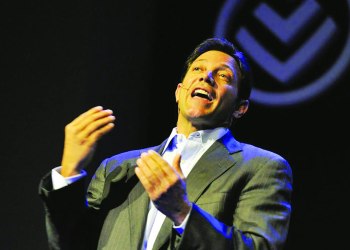 'Real Wolf of Wall Street' Takes Up the Bitcoin Bubble Chant