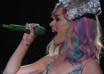 Katy Perry Showcases Her Crypto Claws