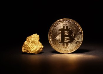 ‘Uncanny’: Historic Gold & Bitcoin Price Charts Almost Identical