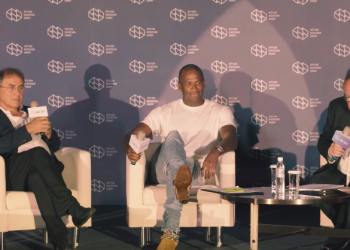 arthur hayes & nouriel roubini in bitcoin fight