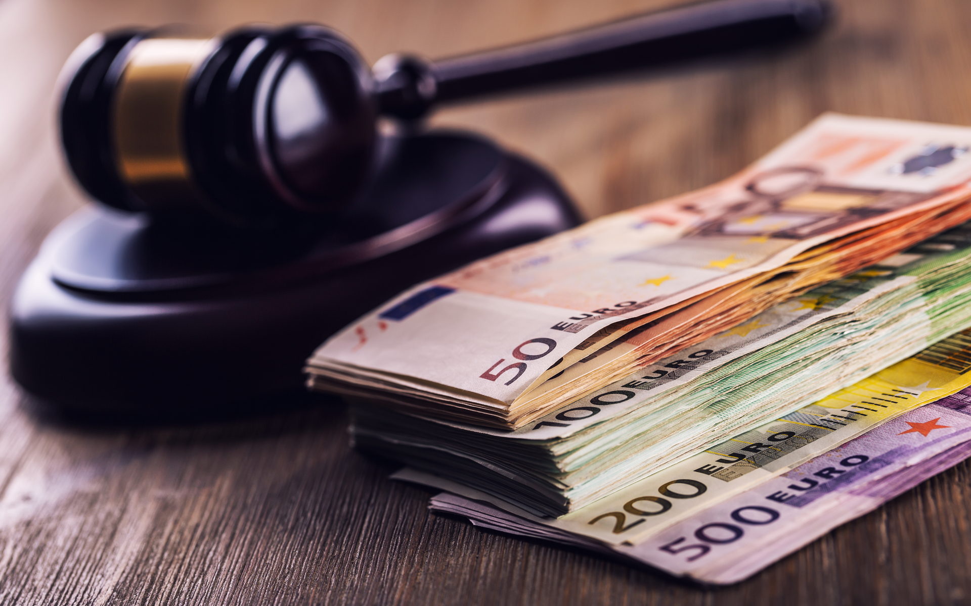 Austria: Crypto Firms Face €200K Fine Under New AML Directive