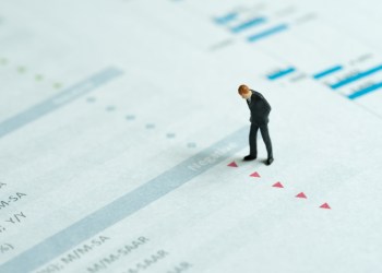 EOS Cryptocurrency YTD Returns Turn Negative amid Macro Correction