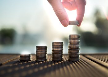 Wealth Manager Advises Against Investing in Bitcoin. Billionaires Beg to Differ