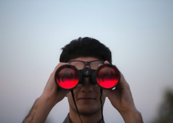 Bitcoin Enters Consolidation Phase as Analysts Set Their Sights on This Major Crypto