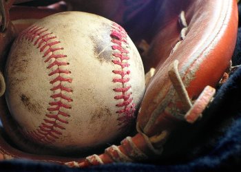 topps mlb nfts softball-1354947_1280