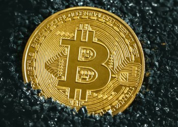 USDC Exchange Reserves Start Fall, Dry Powder For Bitcoin?