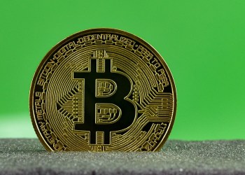 Data Shows Bitcoin Still Highly Correlated With Stock Market