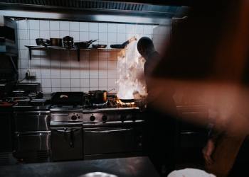 Apple Uniswap UNI UNIUSDT