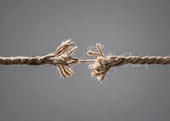 Tensions Rise: Crypto Community Urges SEC Chairman's Resignation