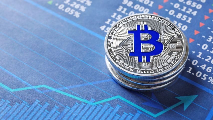 Crypto expert: BTC koers breekt boven $100k – welke crypto's stijgen in nieuwe rally?