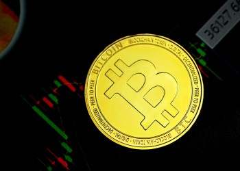 Bitcoin Struggles In Early October: Bullish Rebound Ahead For BTC?