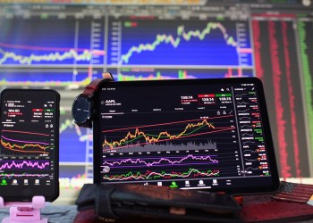 How Decentralized Platforms Are Revolutionizing Futures Trading​