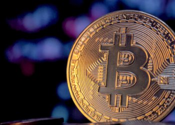 Bitcoin Faces Increased Distribution From Short-Term Holders Amid Market Volatility