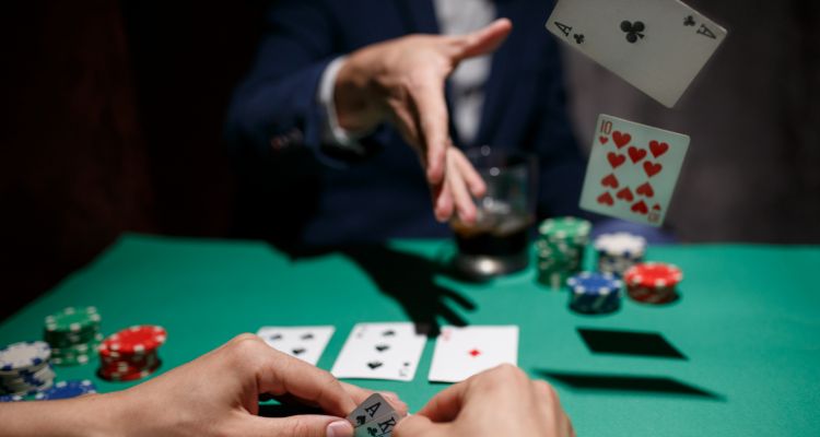 Fold (pasitraukti iš žaidimo)