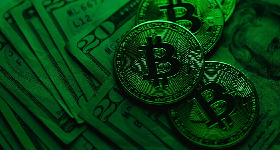 Top criptomonede - Bitcoin înregistrează un nou maxim de 118.000 USD