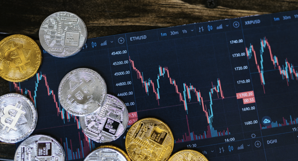 Altcoin Paling Diperbincangkan Agustus 2025- Tren Kenaikan XRP, Sui, dan Meme Coin Maxi Doge