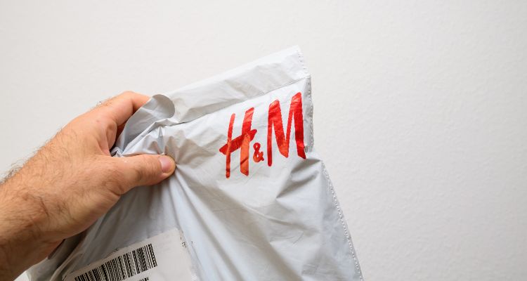 Ar egzistuoja oficiali HM mystery box?