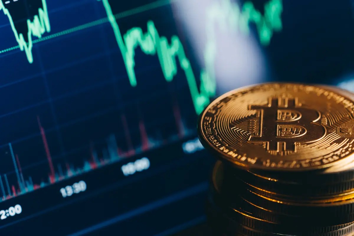 Bitcoin cena 117 tisíc november