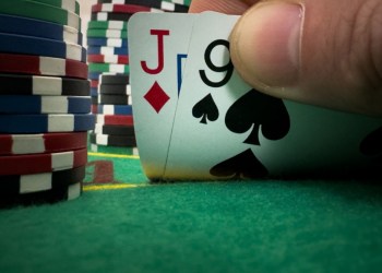 Рождественский эксперимент Кори Айринга: $30 000 для подписчиков и игра на хайстейкс без риска